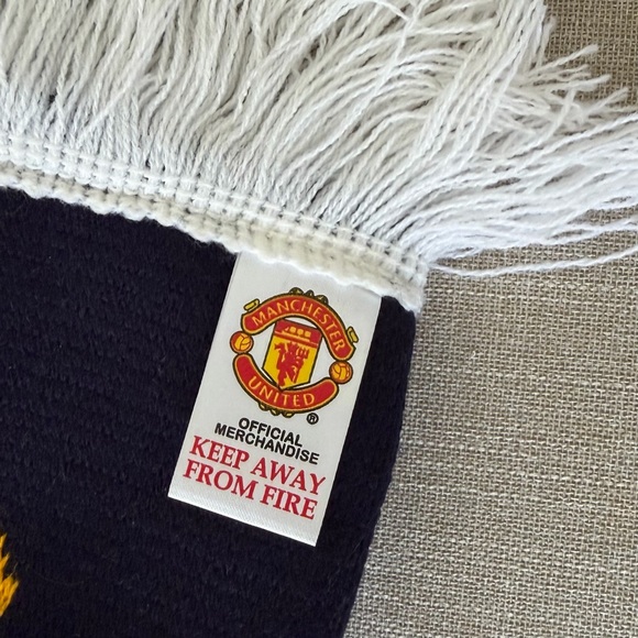 Official Licensed 2014 Manchester United F.C. and LA Galaxy Football Scarf - Picture 4 of 4